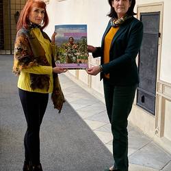 kfb Vorsitzende Lydia Lieskonig & LAbg. Klubobfrau Barbara Riener