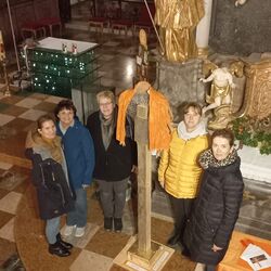 Das Organisationsteam des Ausstellungsortes Bad Radkersburg rund um kfb-Pfarrleiterin Barbara Laller (1.v.r.) mit 'ihrer' Frau